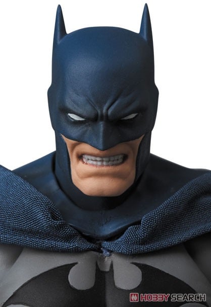MAFEX No.105 - BATMAN `HUSH`