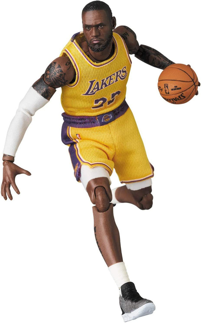 MAFEX No.127 - LeBron James (Los Angeles Lakers)