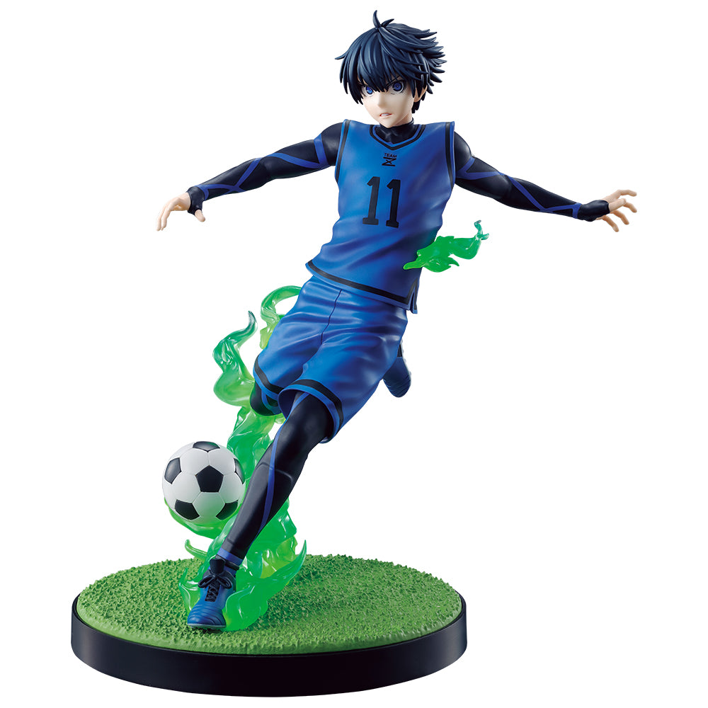BLUELOCK ICHIBAN KUJI FIGURE - HAVE A WEAPON DESTROYER (STRIKER) - A PRIZE - YOICHI ISAGI