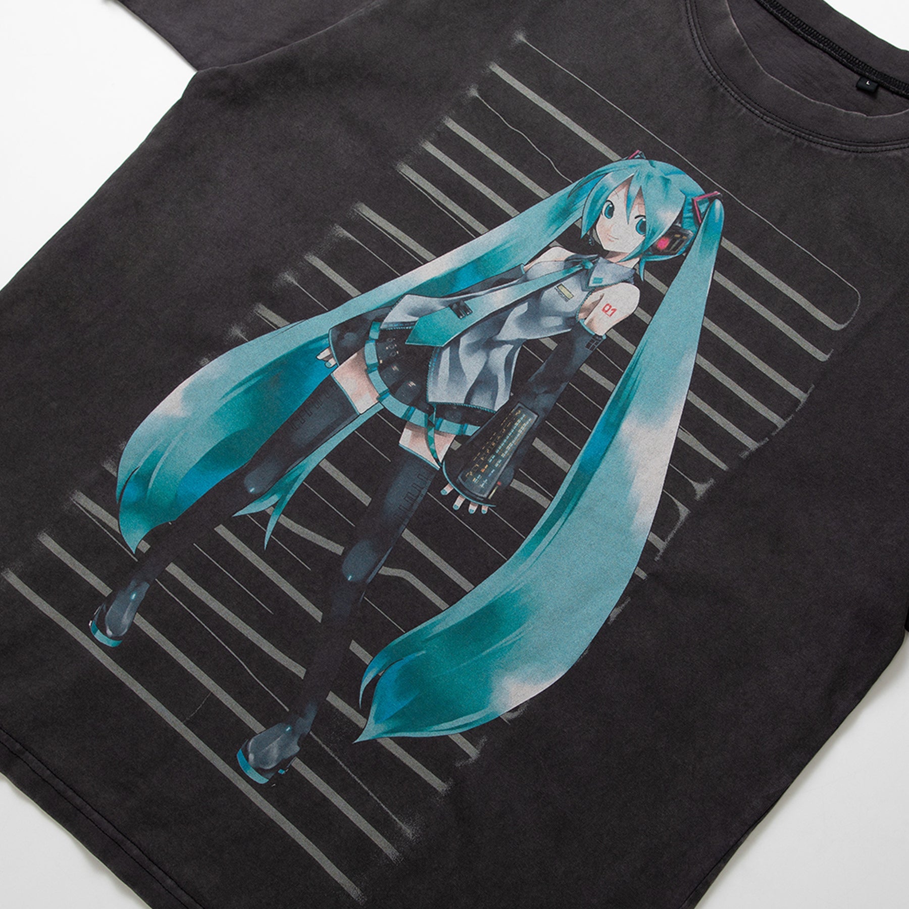 FAVMENT x Hatsune Miku Fashion Collection - Vintage T-Shirt