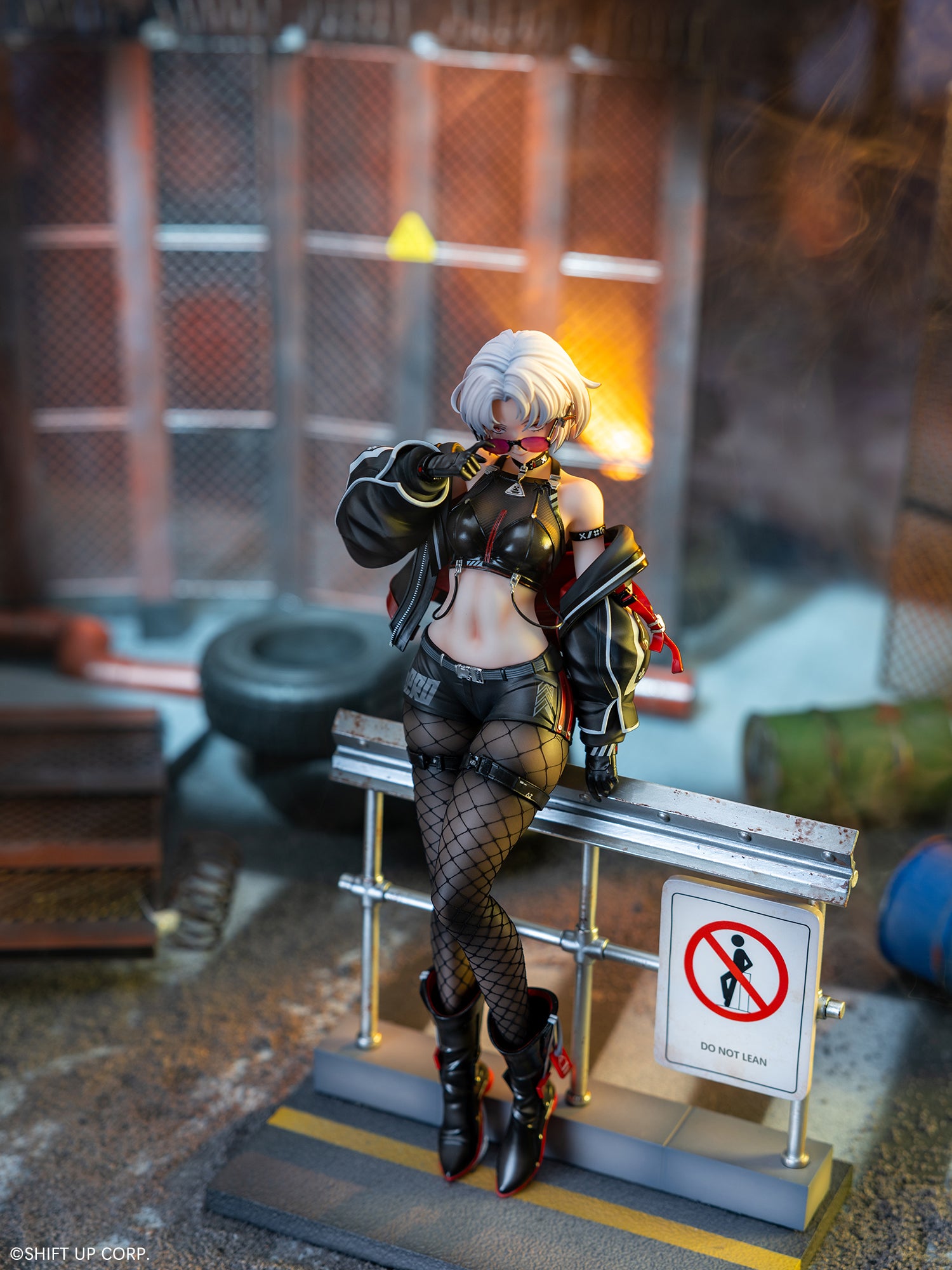 Goddess of Victory Nikke 1/6 Scale Figure - Drake Villain Racer