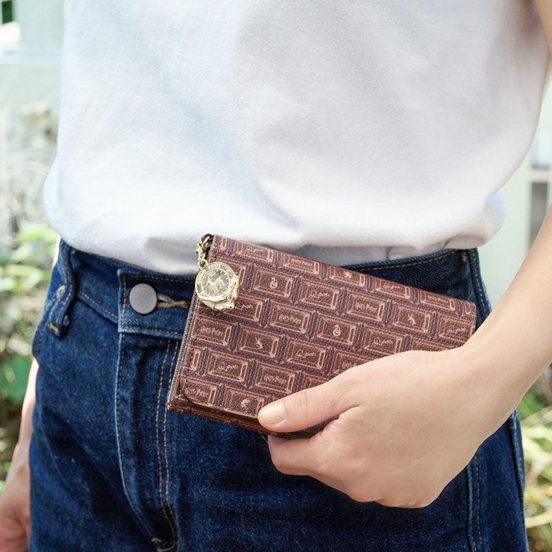 Harry Potter x Q-pot Collection - Hogwarts Chocolate Short Wallet