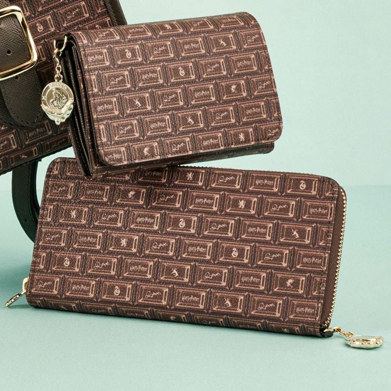 Harry Potter x Q-pot Collection - Hogwarts Chocolate Zip-Around Wallet
