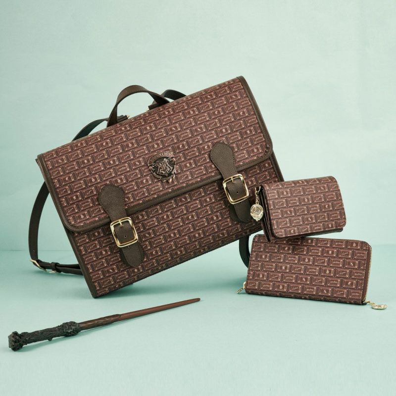 Harry Potter x Q-pot Collection - Hogwarts Chocolate Zip-Around Wallet