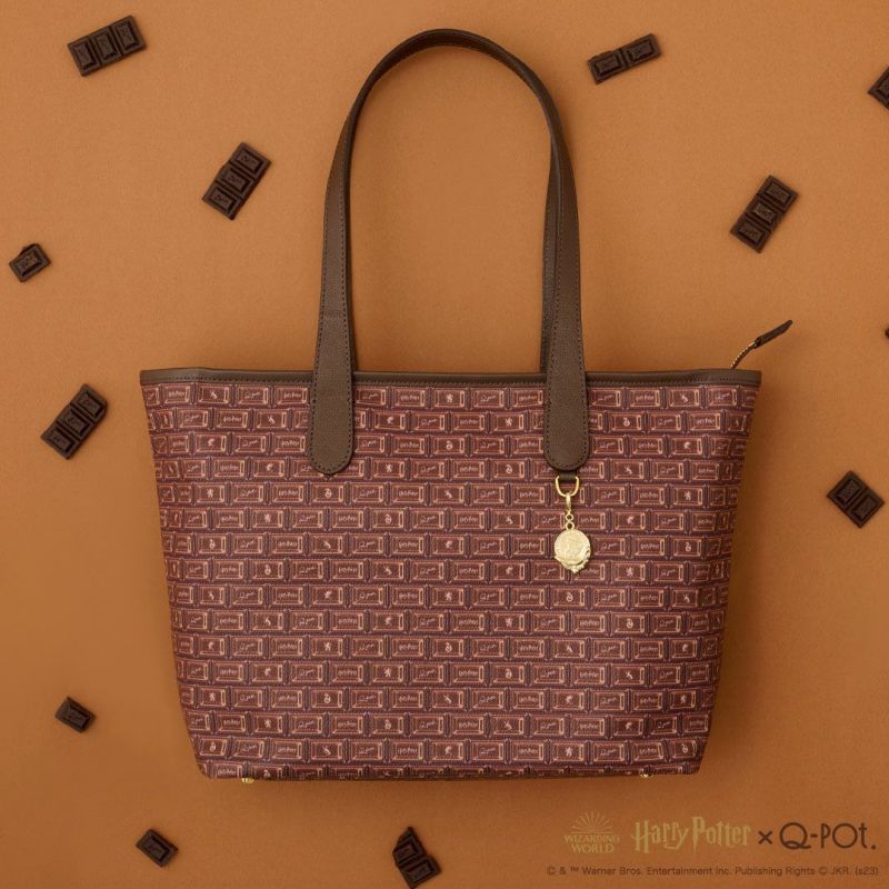 Harry Potter x Q-pot Collection - Hogwarts Chocolate Zip Tote Bag