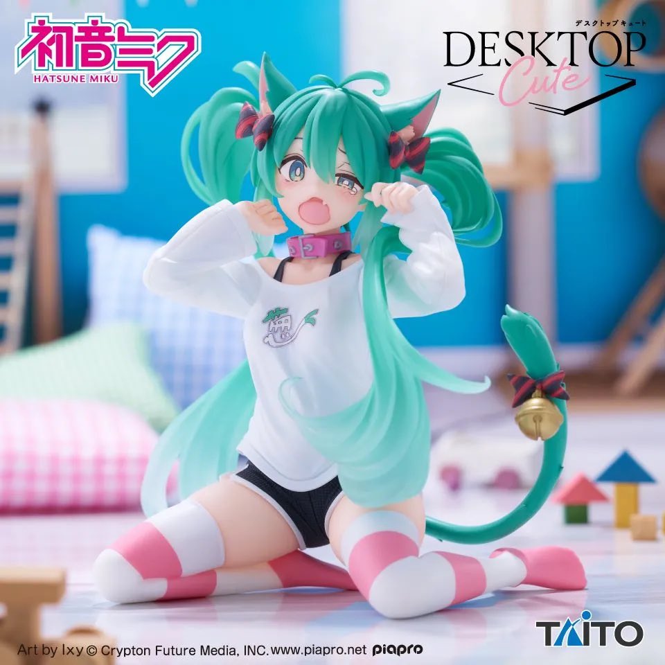 Hatsune Miku Desktop Cute Figure - Hatsune Miku Cat Ears And T-Shirt Ver.