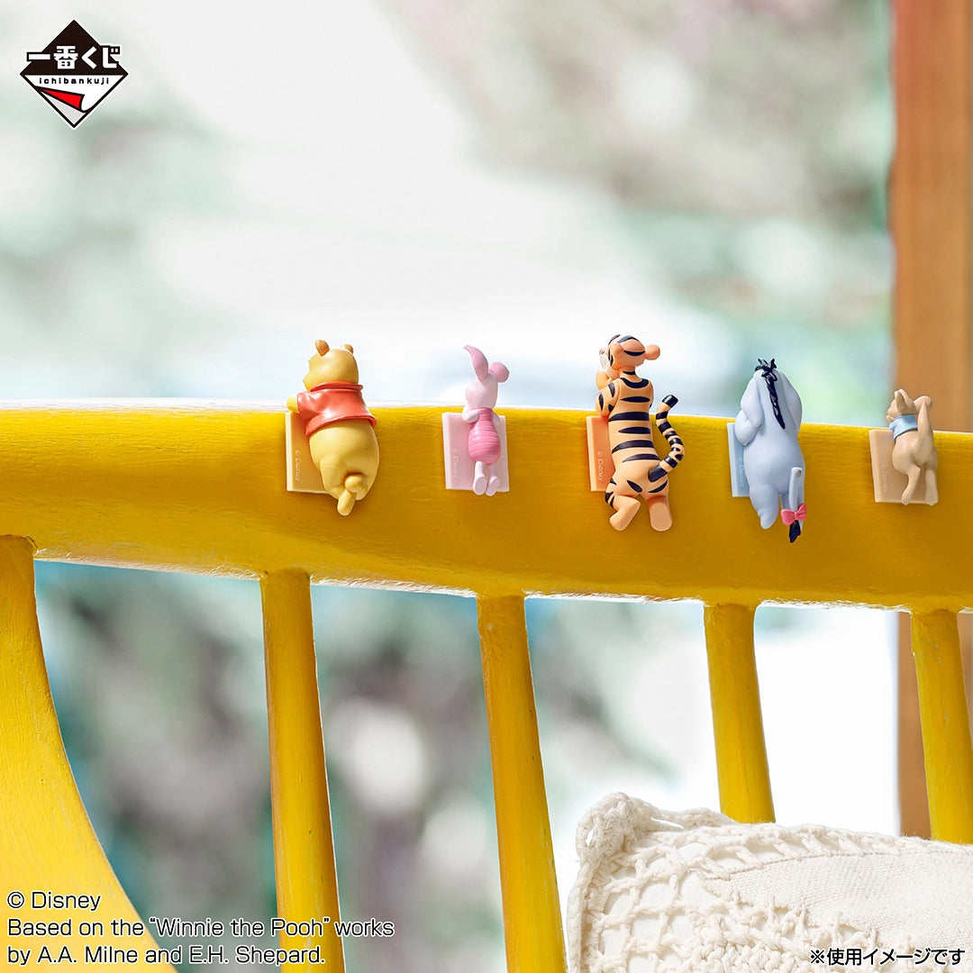 Ichiban Kuji Winnie the Pooh Cozy Winter Days - F Prize Chirarin Friends Mini Figures Complete Set of 5 Types
