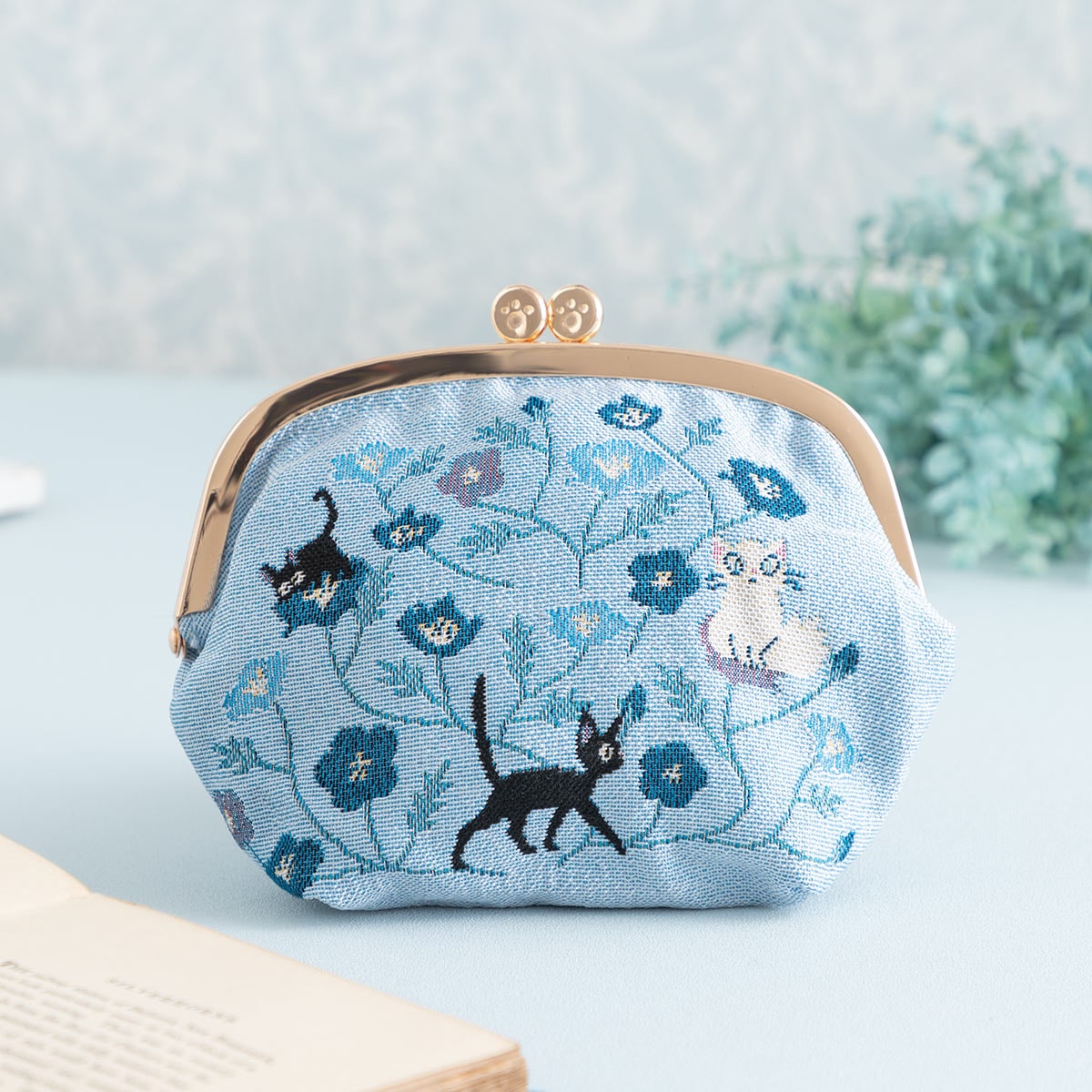 Kiki's Delivery Service - Blue Carpet Clasp Pouch