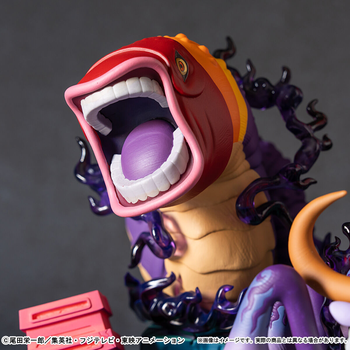 One Piece World Collectible Figure Premium - Monkey D. Luffy vs. the Five Elders