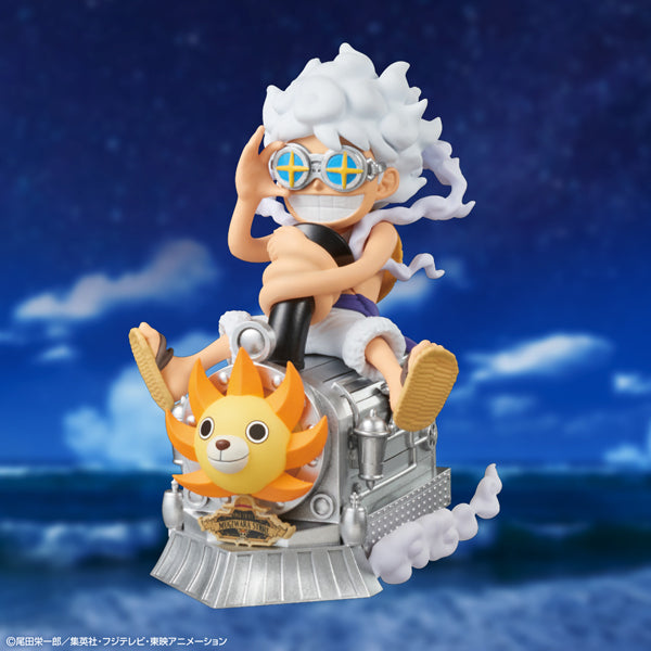 One Piece World Collectible Figure Premium - Mugiwara Store All Aboard! Monkey D. Luffy Gear 5
