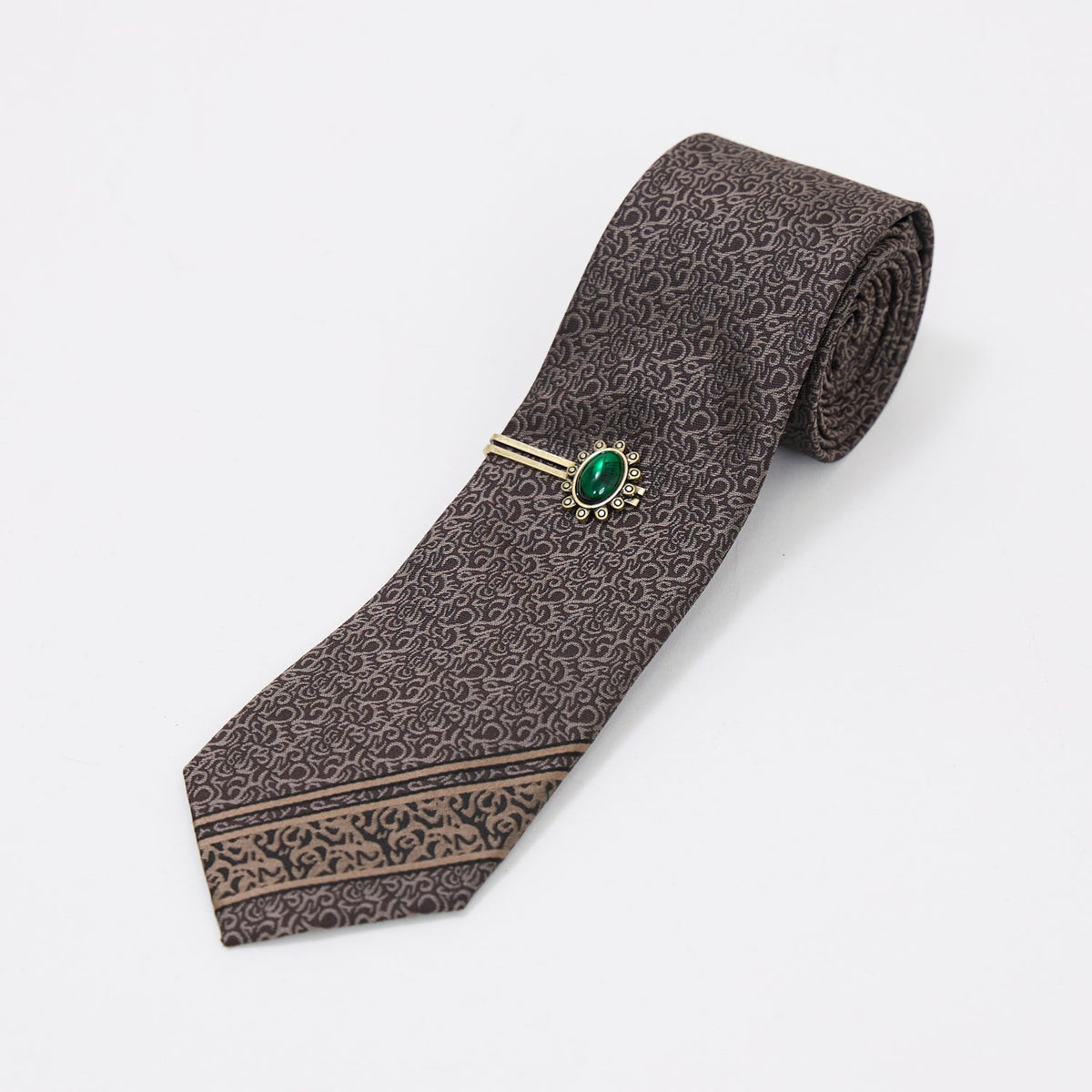 Bloodborne SuperGroupies Lady Maria of the Astral Clocktower Necktie and Tie Pin Set — official product view 2