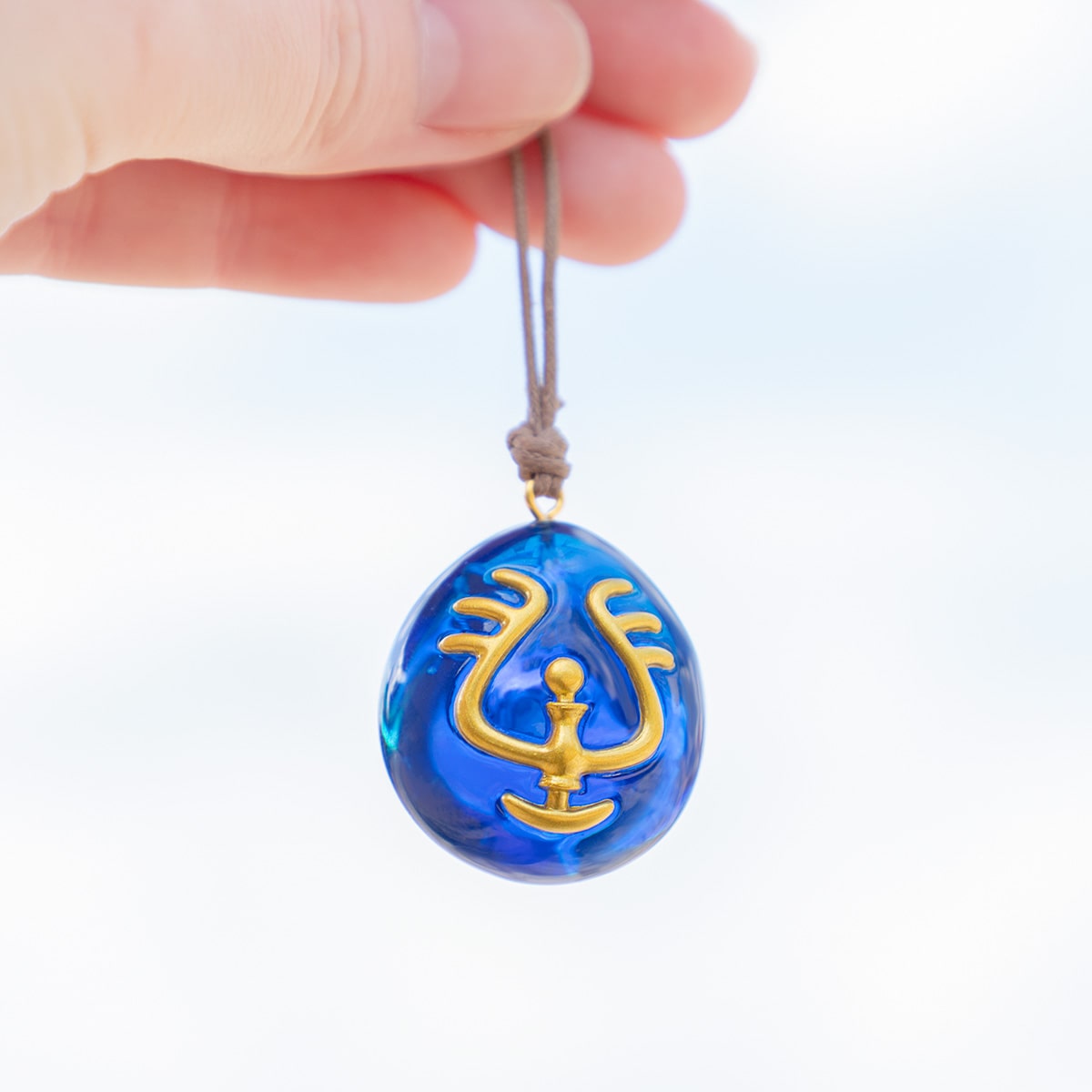 Castle in the Sky - Royal Levitation Stone Charm (Non-Glowing) - official product view 4