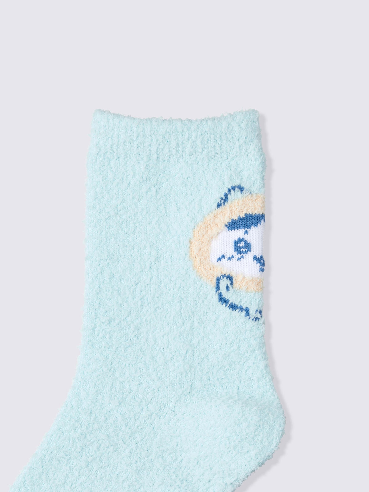 Chiikawa Snow Day Hachiware Fluffy Room Socks — 2 Pairs — official product photograph