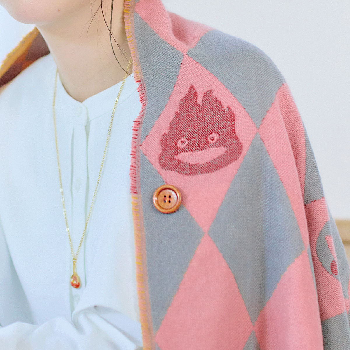Howl's Moving Castle Howl's Cape Buttoned Stole - official view 6