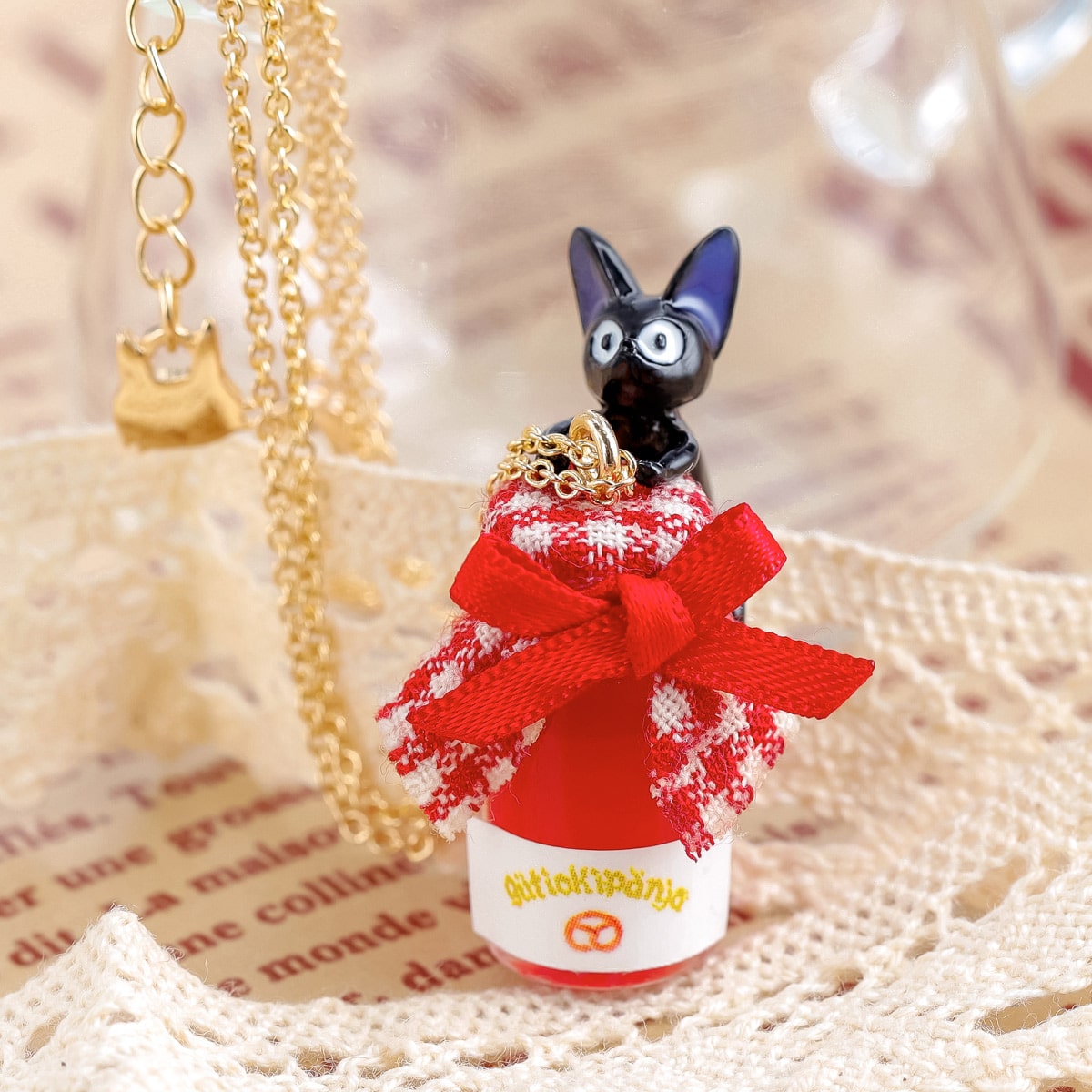 Kiki's Delivery Service Guchokipan Bakery Jiji Clinging to Jam Jar Necklace - official view 6