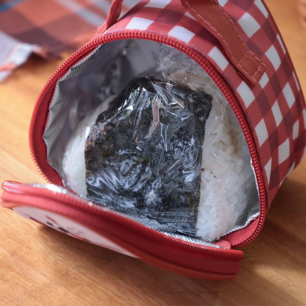 Kiki's Delivery Service Insulated Onigiri Lunch Pouch - official view 3