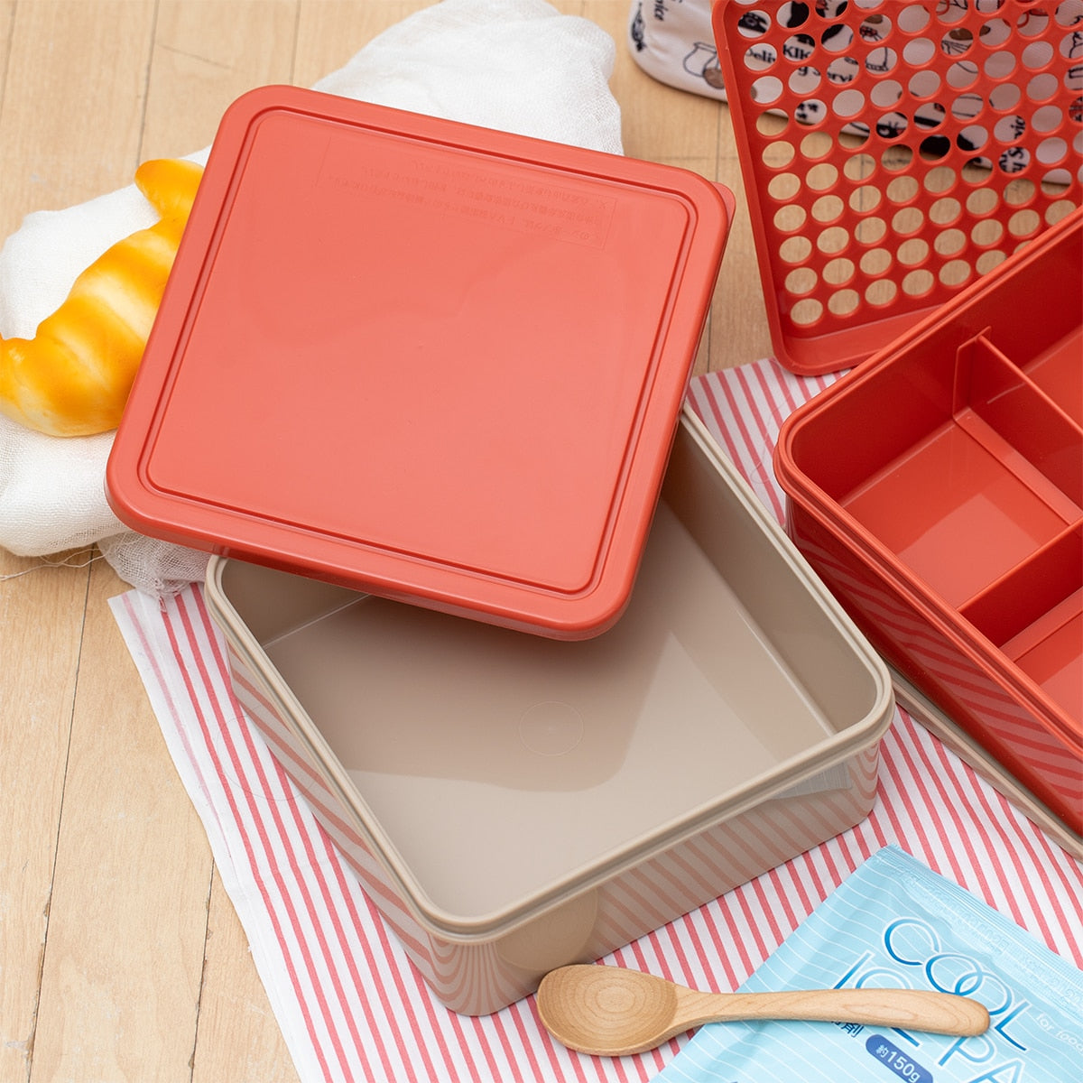Kiki's Delivery Service Insulated Picnic Lunch Kits (2 Types) - Medium - 2 Containers - official view 3