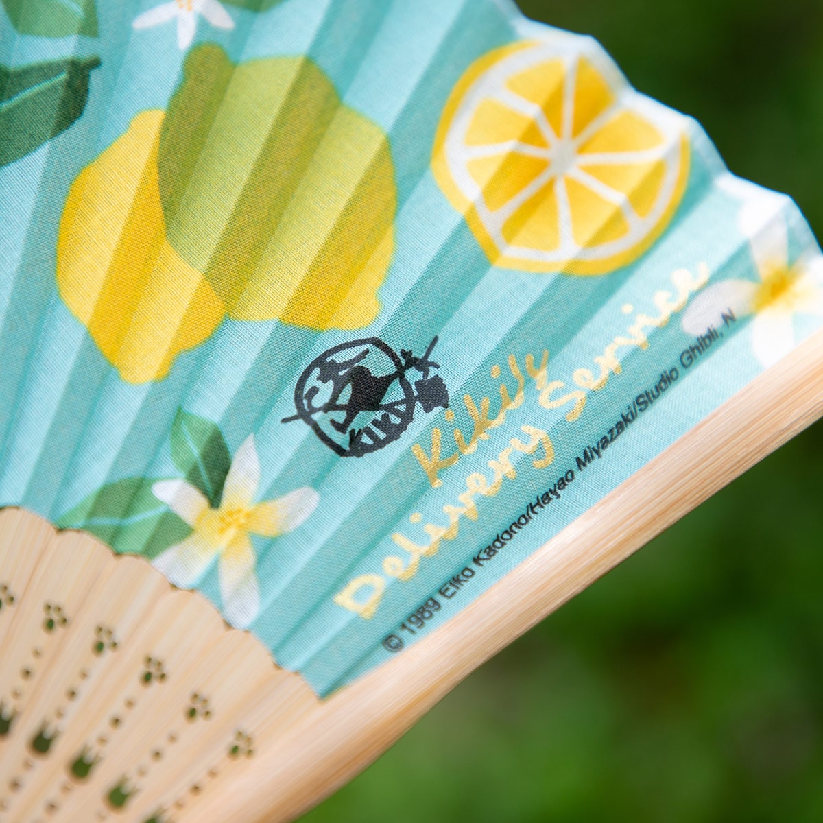 Kiki's Delivery Service Jiji Lemon Folding Fan - official view 3