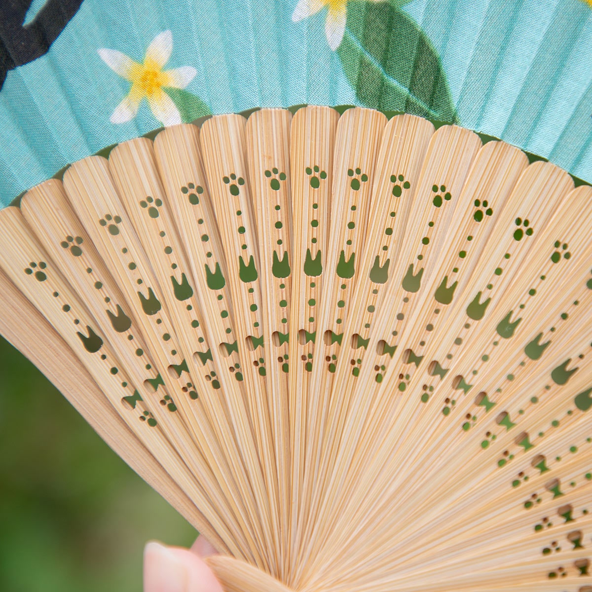 Kiki's Delivery Service Jiji Lemon Folding Fan - official view 5
