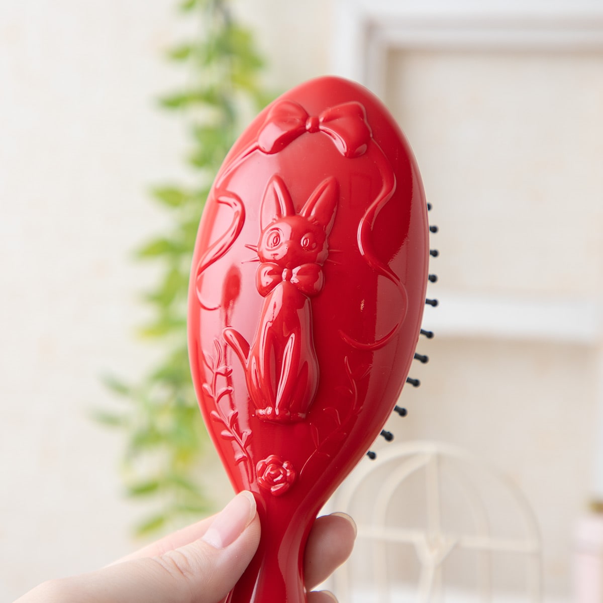 Kiki's Delivery Service Kiki's Red Hairbrush - official view 3