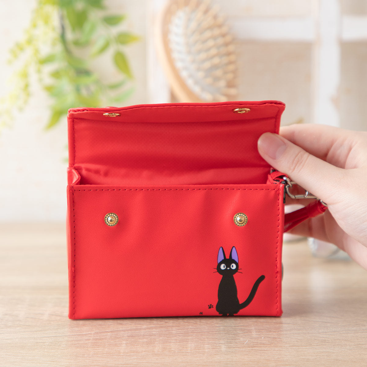 Kiki's Delivery Service Kiki's Red Radio Pouch - official view 3