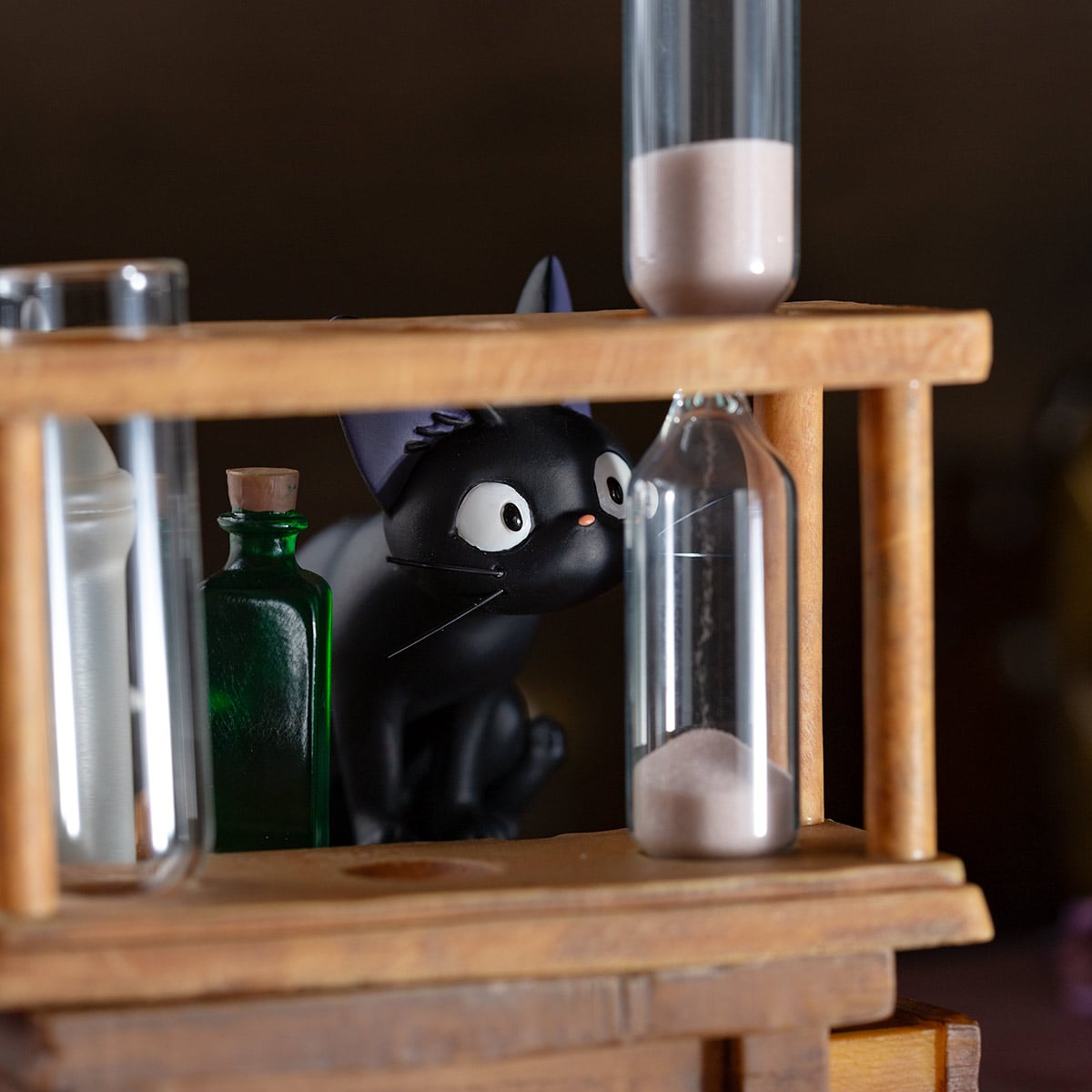 Kiki's Delivery Service - Kokiri's Laboratory Diorama Hourglass - official view 8
