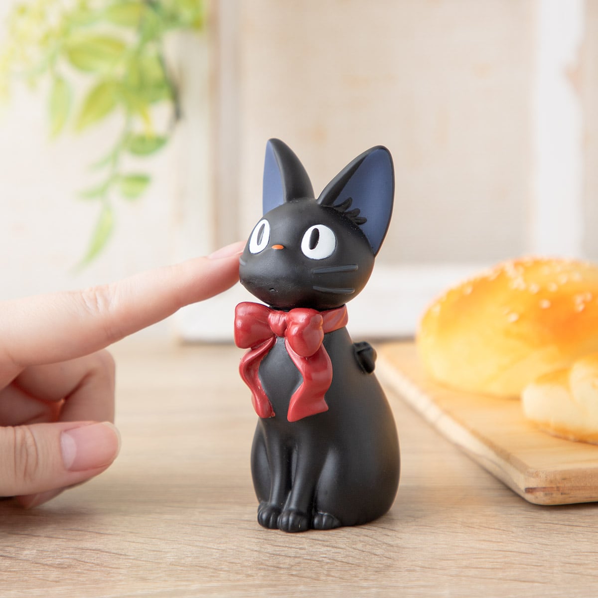 Kiki's Delivery Service Seated Jiji Soft Vinyl Figure - official view 3