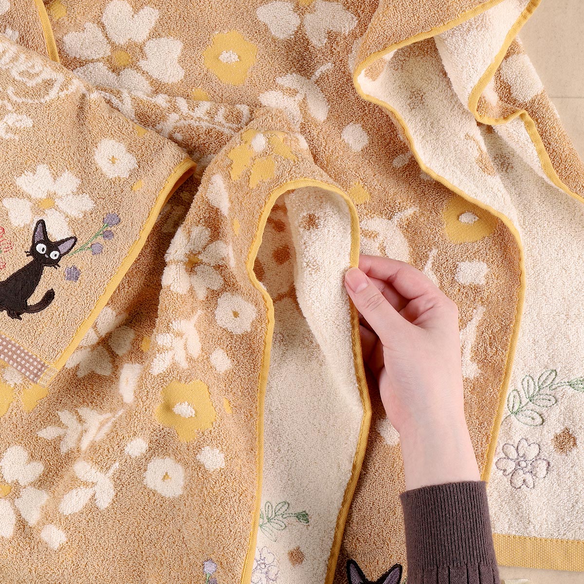 Kiki's Delivery Service - Sepia Flower Towels (4 Types) - Wash Towel - official view 7