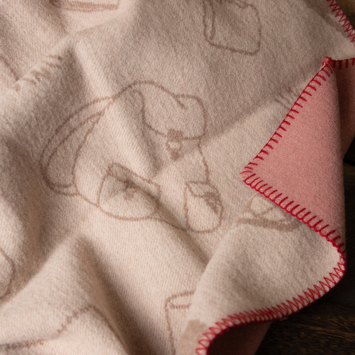 Kiki's Delivery Service Ursula's Wool Half Blanket - official view 7