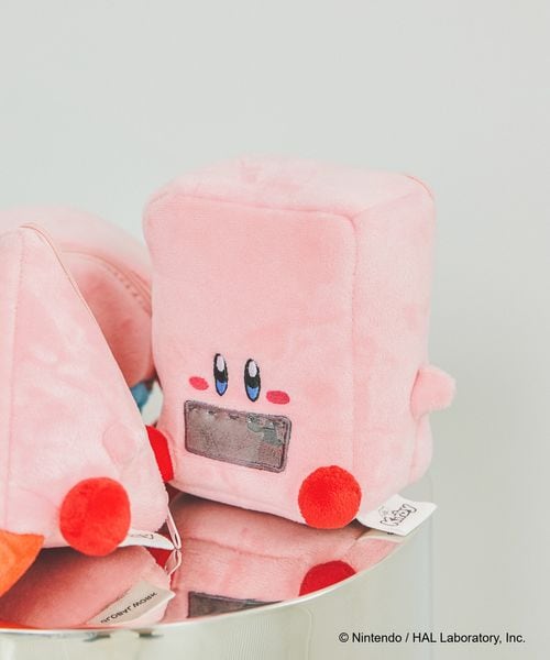 Kirby mouthful mode pouch - official product photo 10