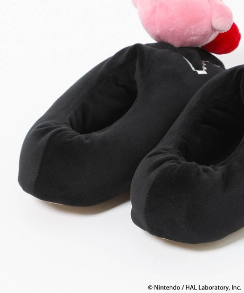 Kirby room slippers - official product photo 18