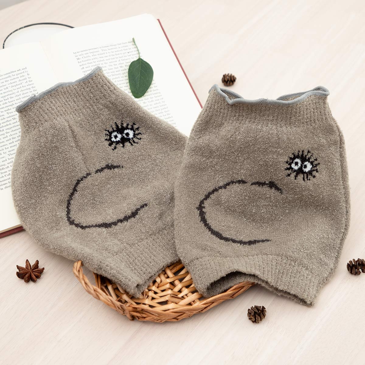 My Neighbor Totoro Fluffy Belly Warmer - Adult and Child Sizes - Adult - official view 9