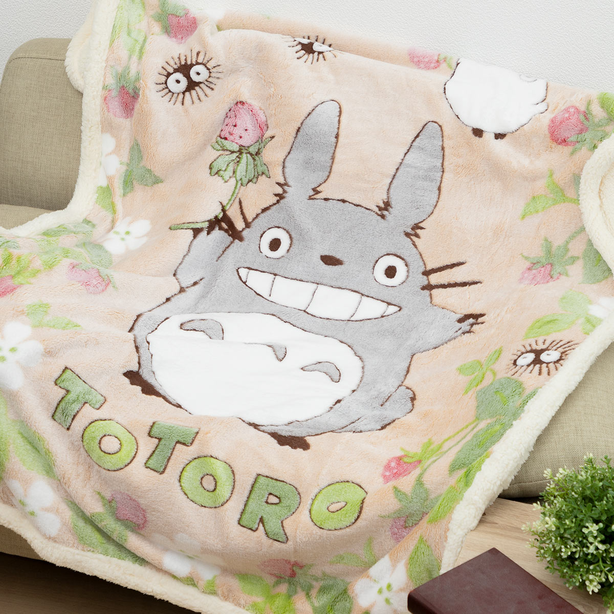 My Neighbor Totoro - Found Strawberries Blankets (3 Types) - Half - official view 8