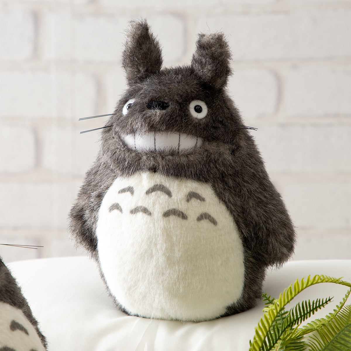My Neighbor Totoro - Smiling Totoro Plush (2 Sizes) - S - 23 cm - official view 1
