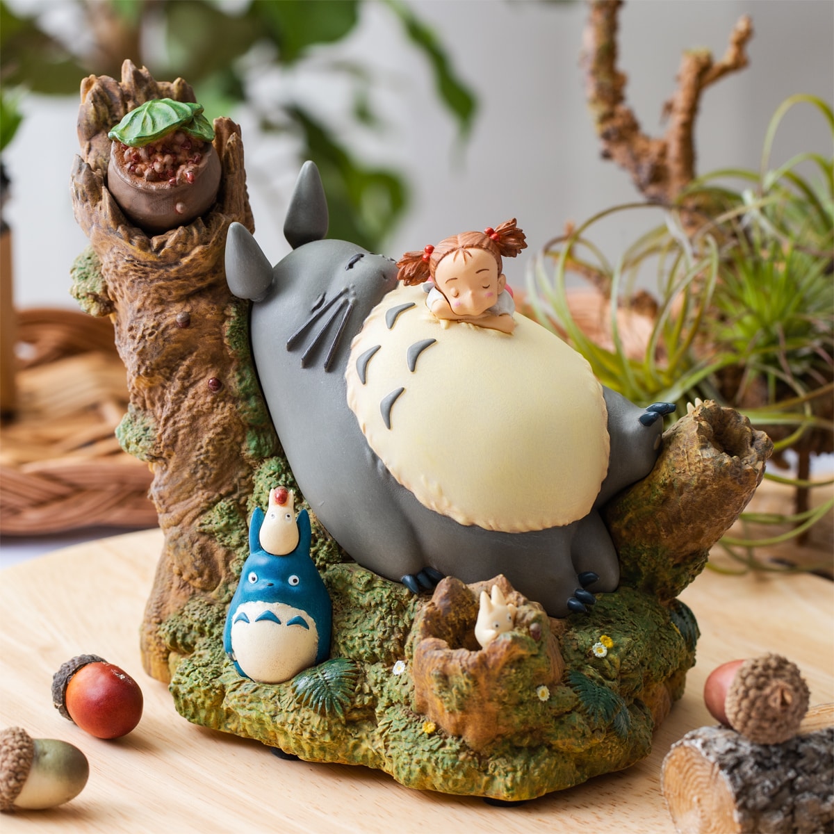 My Neighbor Totoro Totoro and Mei Music Box - official view 1