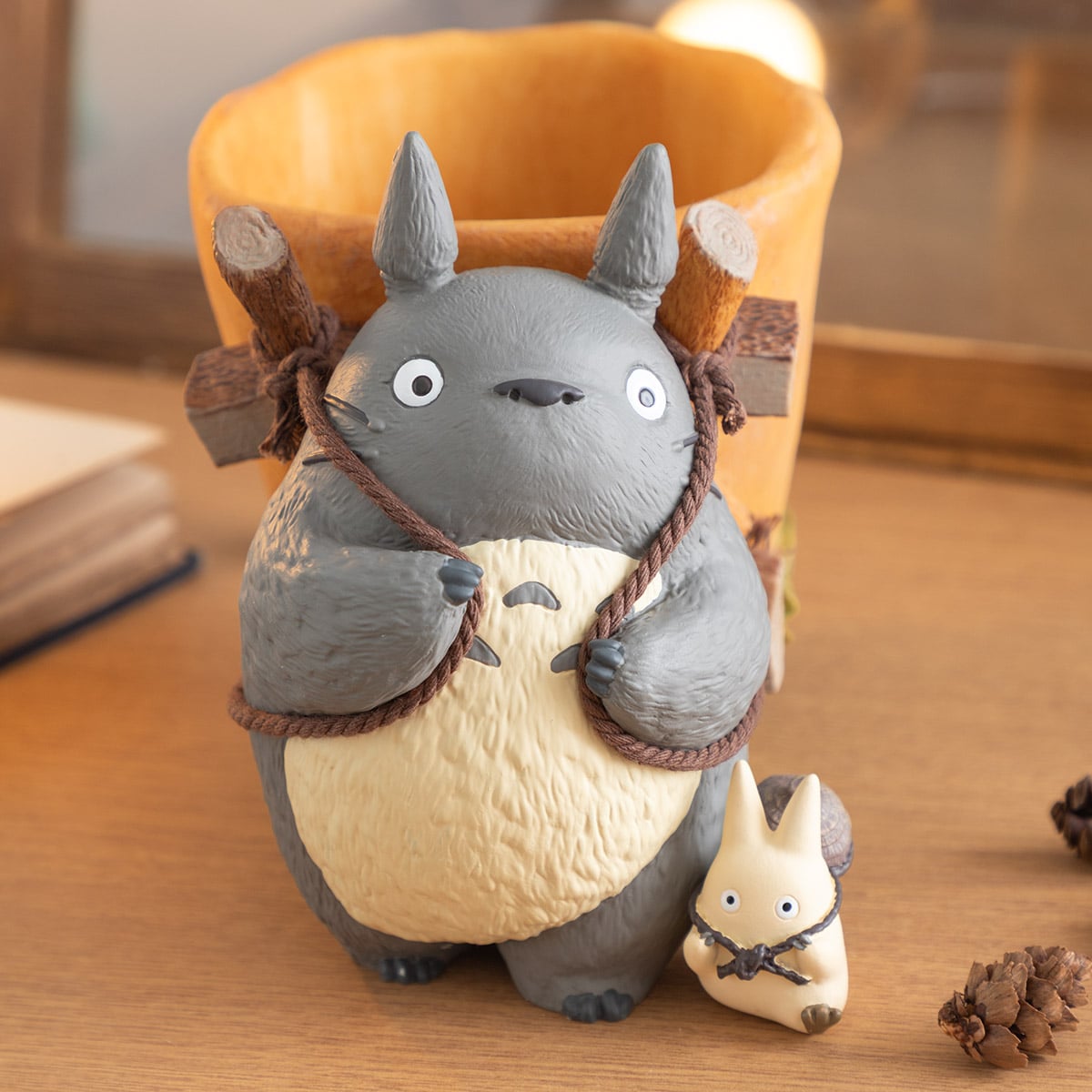 My Neighbor Totoro Totoro Delivery Planter Cover - official view 5