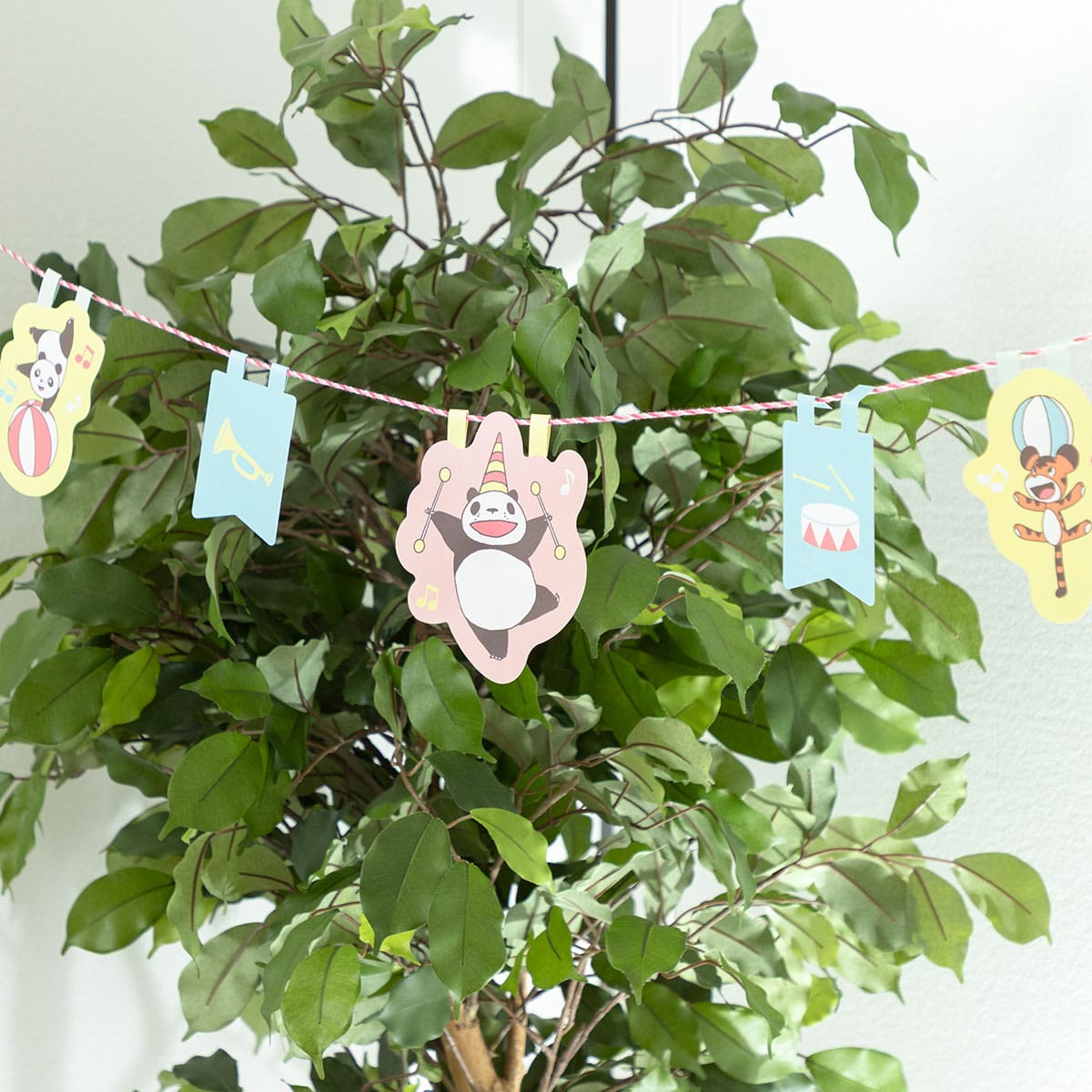 Panda! Go Panda! Circus Paper Garland - official view 1