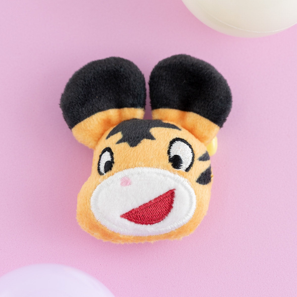 Panda! Go Panda! Fluffy Badge - Tora-chan Tiger Cub - official view 1