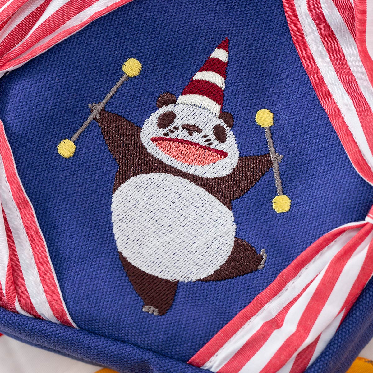 Panda! Go Panda! Rainy-Day Circus Tent Pouch - official view 3