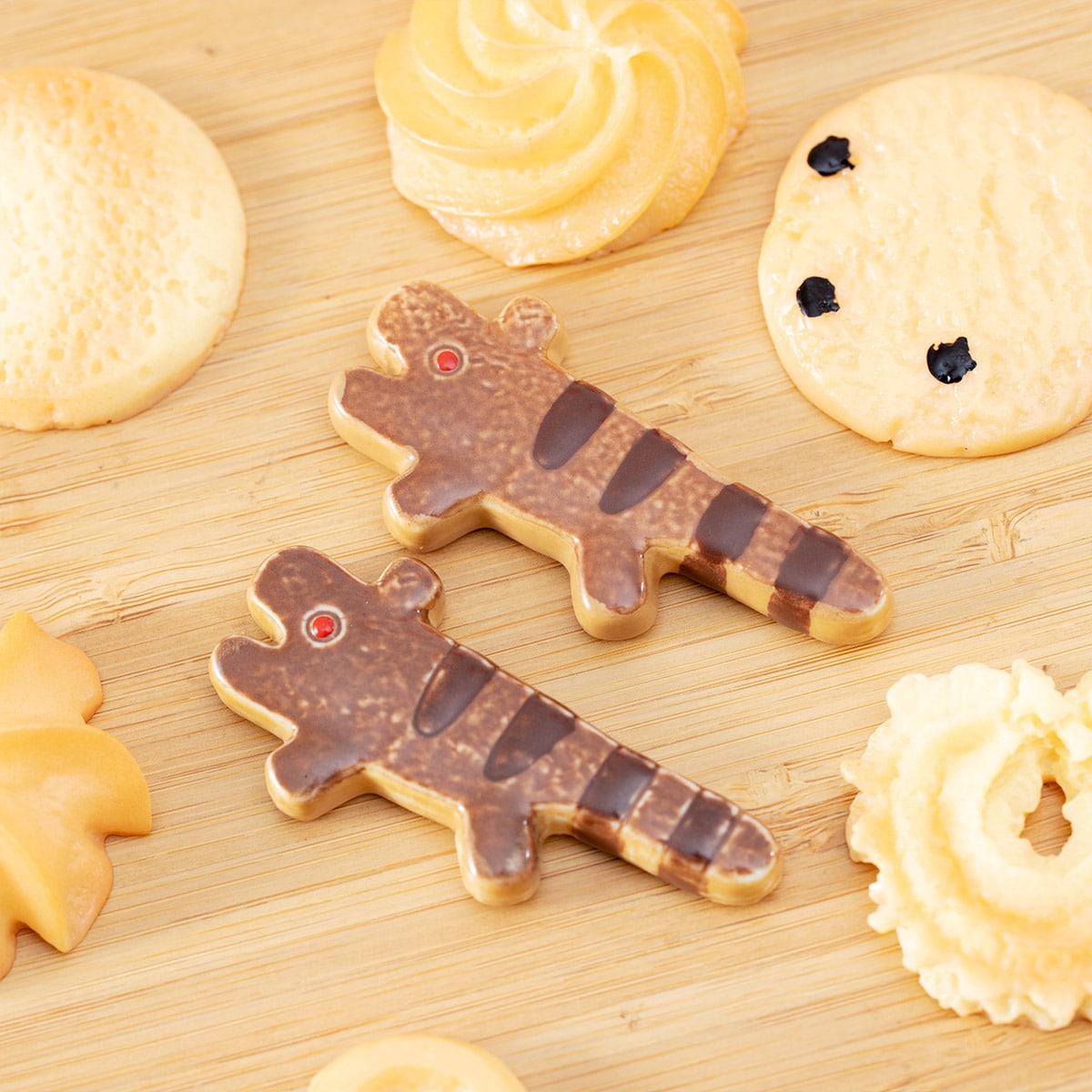 Panda! Go Panda! Tora-chan Cookie Chopstick Rest - official view 6
