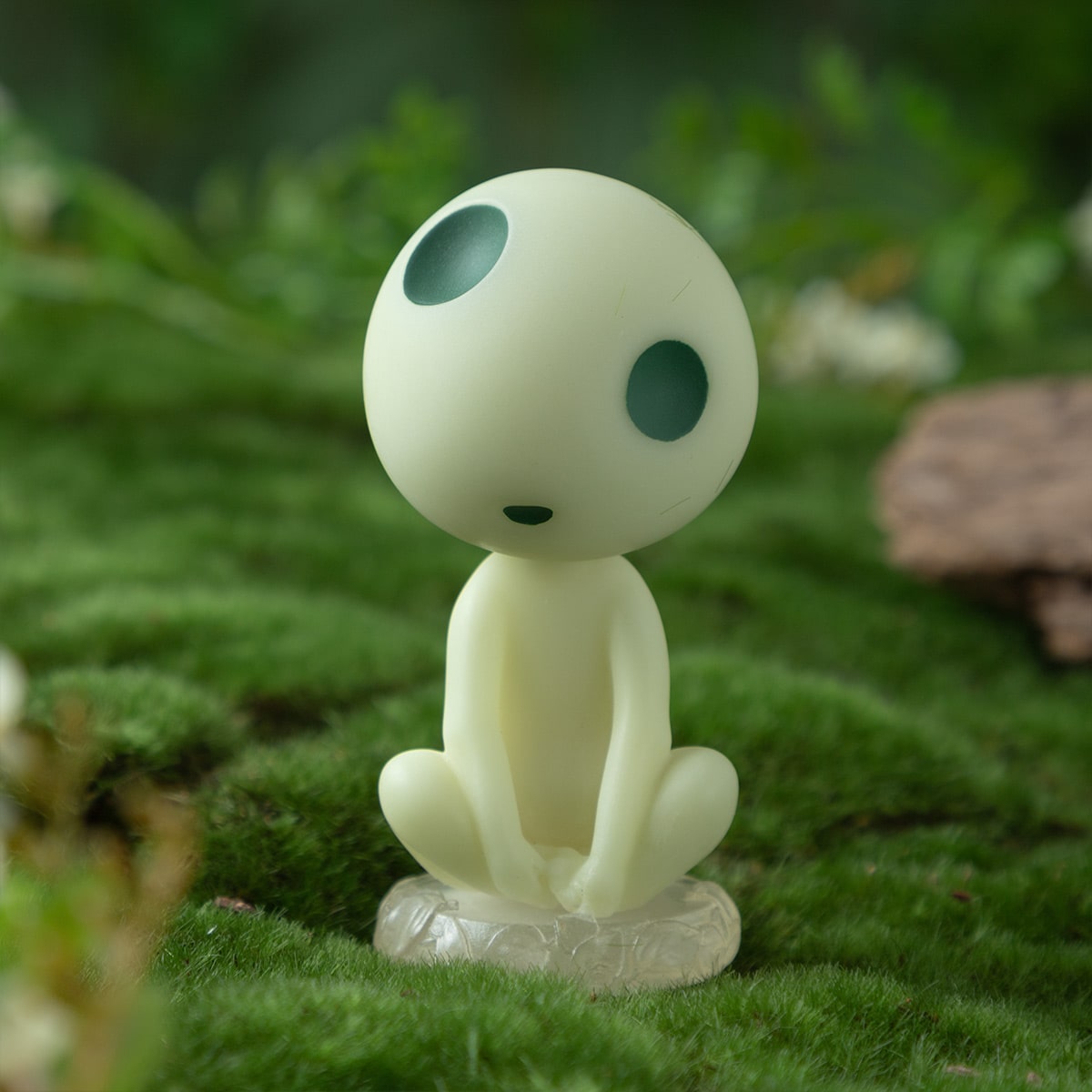 Princess Mononoke Glow-in-the-Dark Kodama Figures (3 Types) - Seated Kodama - official view 26