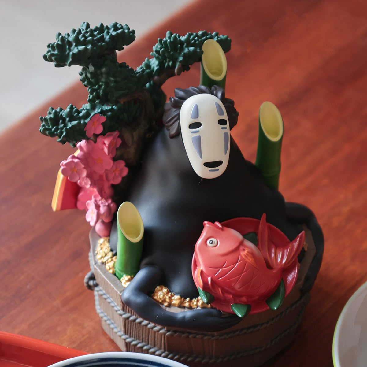 Spirited Away Auspicious No-Face Pine Bamboo and Plum Ornament - official view 2