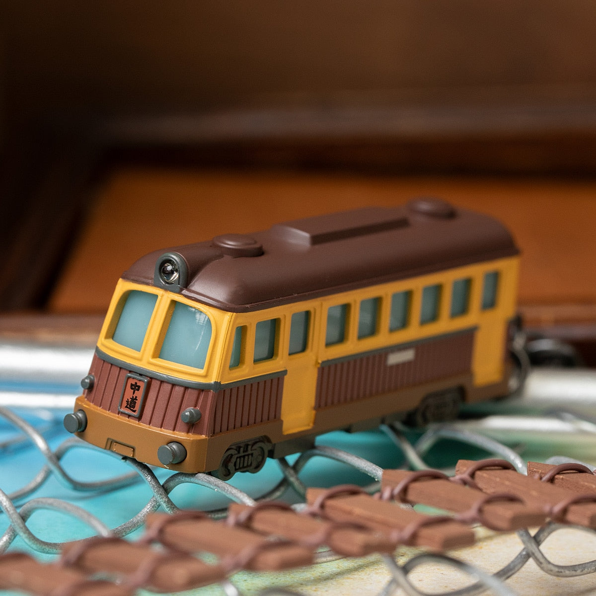 Spirited Away - GBL Sea Railway Light-Up Keyring - official view 4