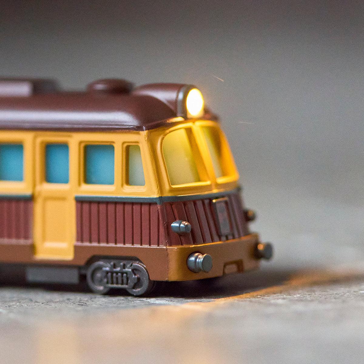 Spirited Away - GBL Sea Railway Light-Up Keyring - official view 8