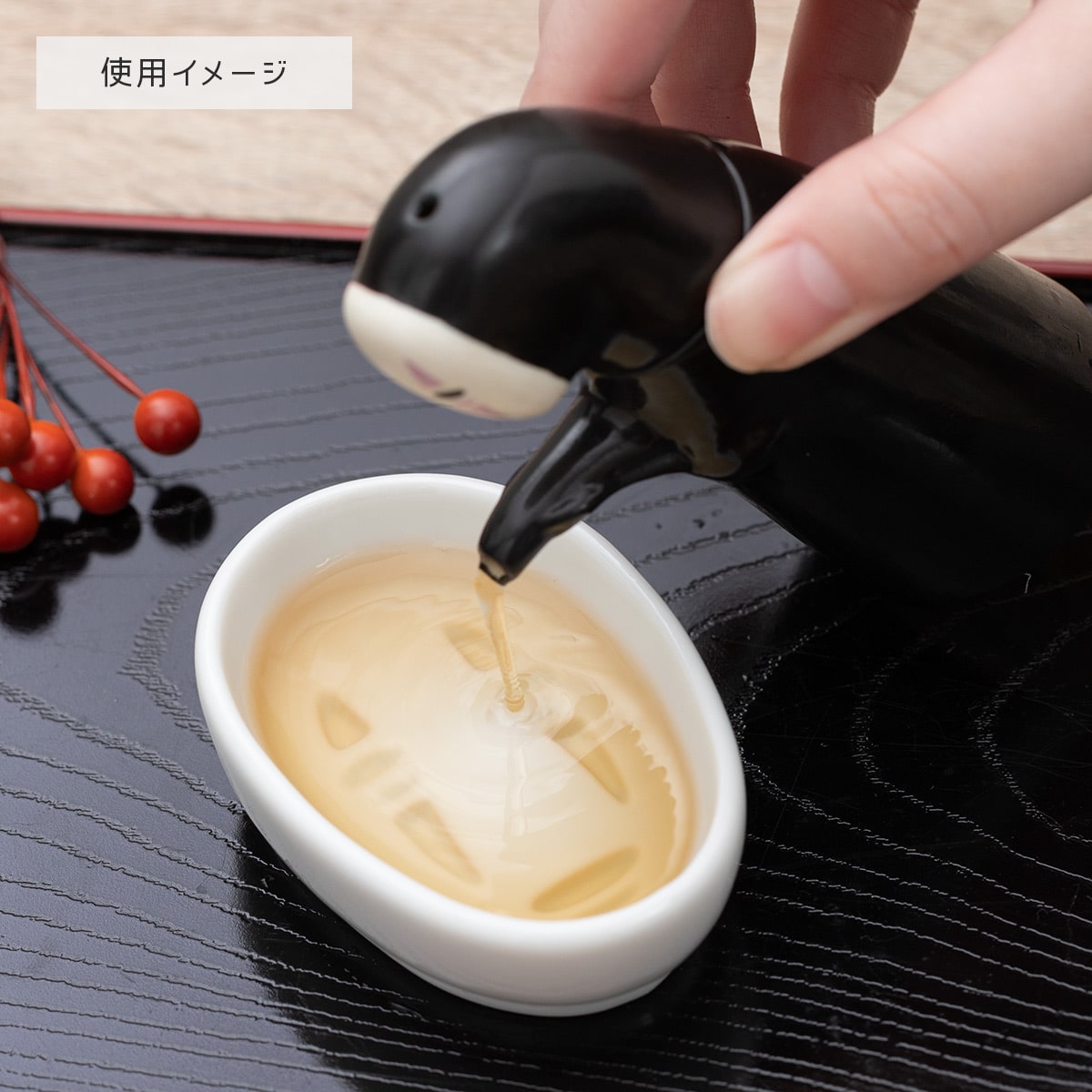 Spirited Away No-Face Soy Sauce Dispenser - official view 8