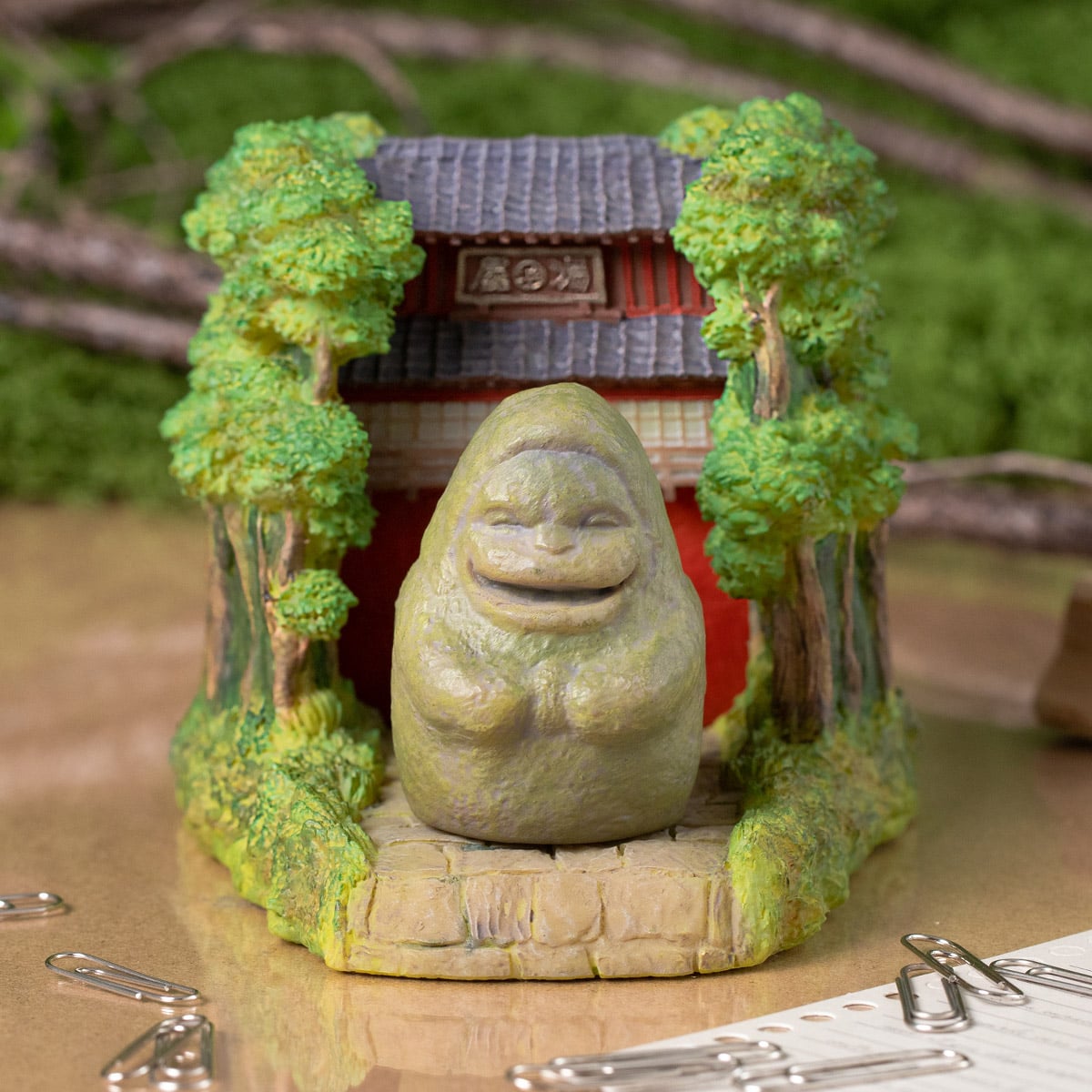 Spirited Away - Stone Guardian Tunnel Diorama Tray with Paperweight - official view 1