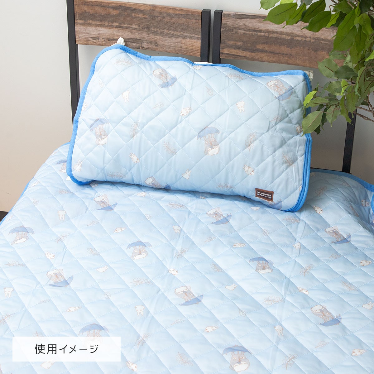 Studio Ghibli Cool-Touch Bed Pads (3 Types) - Totoro Rainy Day - official view 2