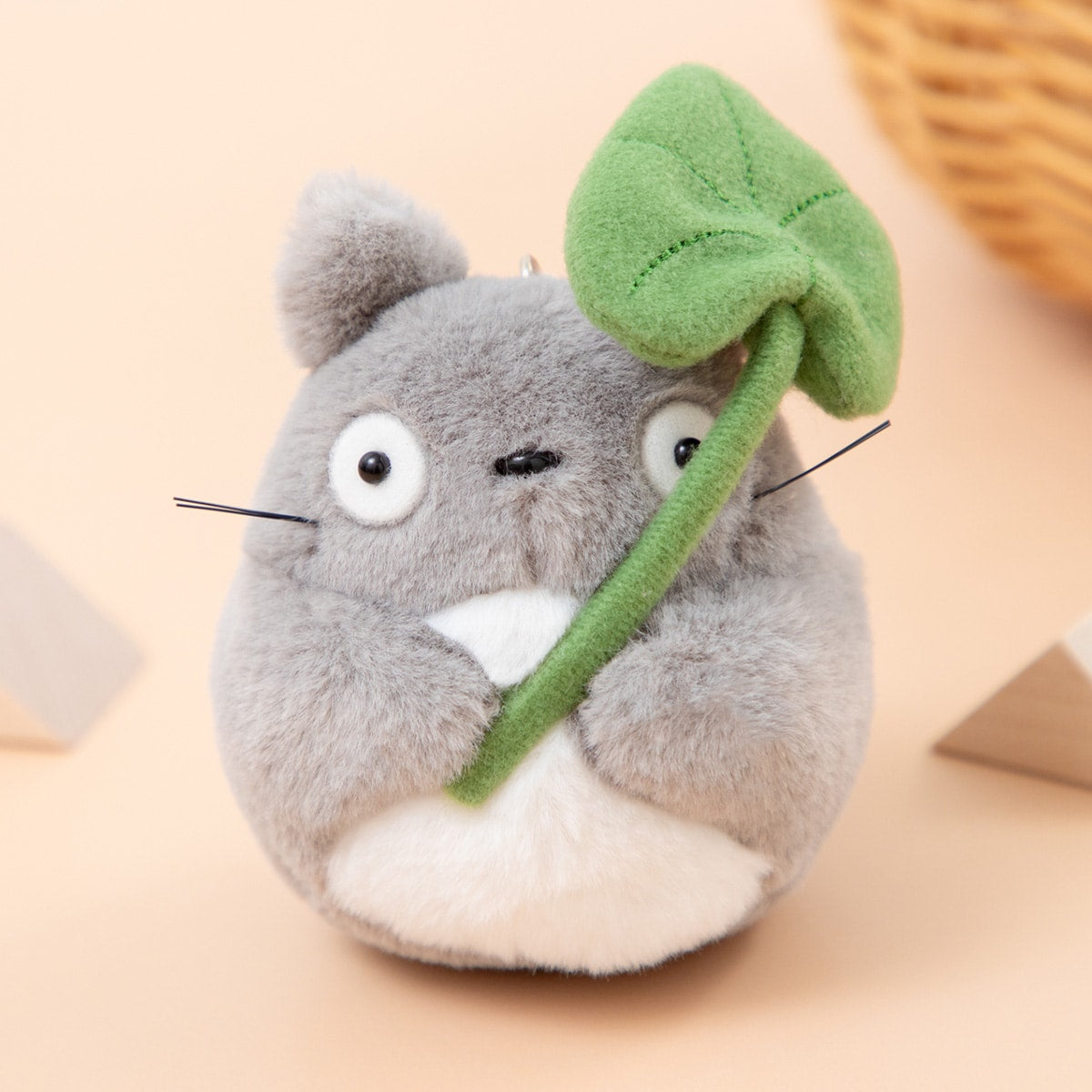 Studio Ghibli - Nakayoshi Mascot Plush Charms (8 Types) - Totoro with Leaf - official view 5