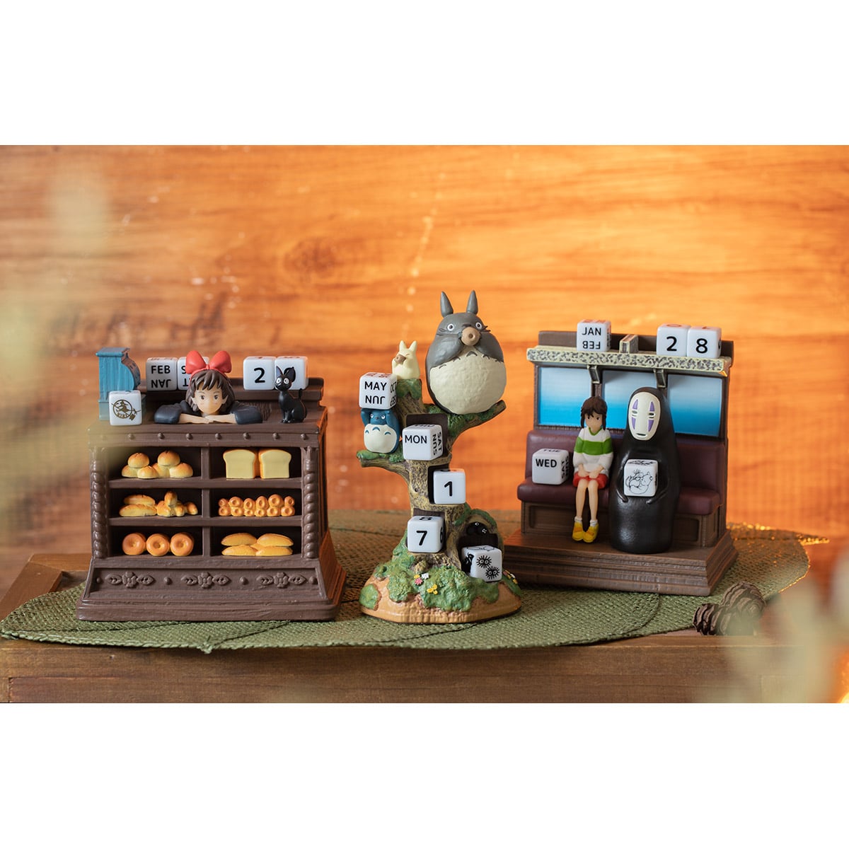 Studio Ghibli Sculpted Perpetual Calendars (4 Types) - Kiki at the Bakery Counter - official view 15