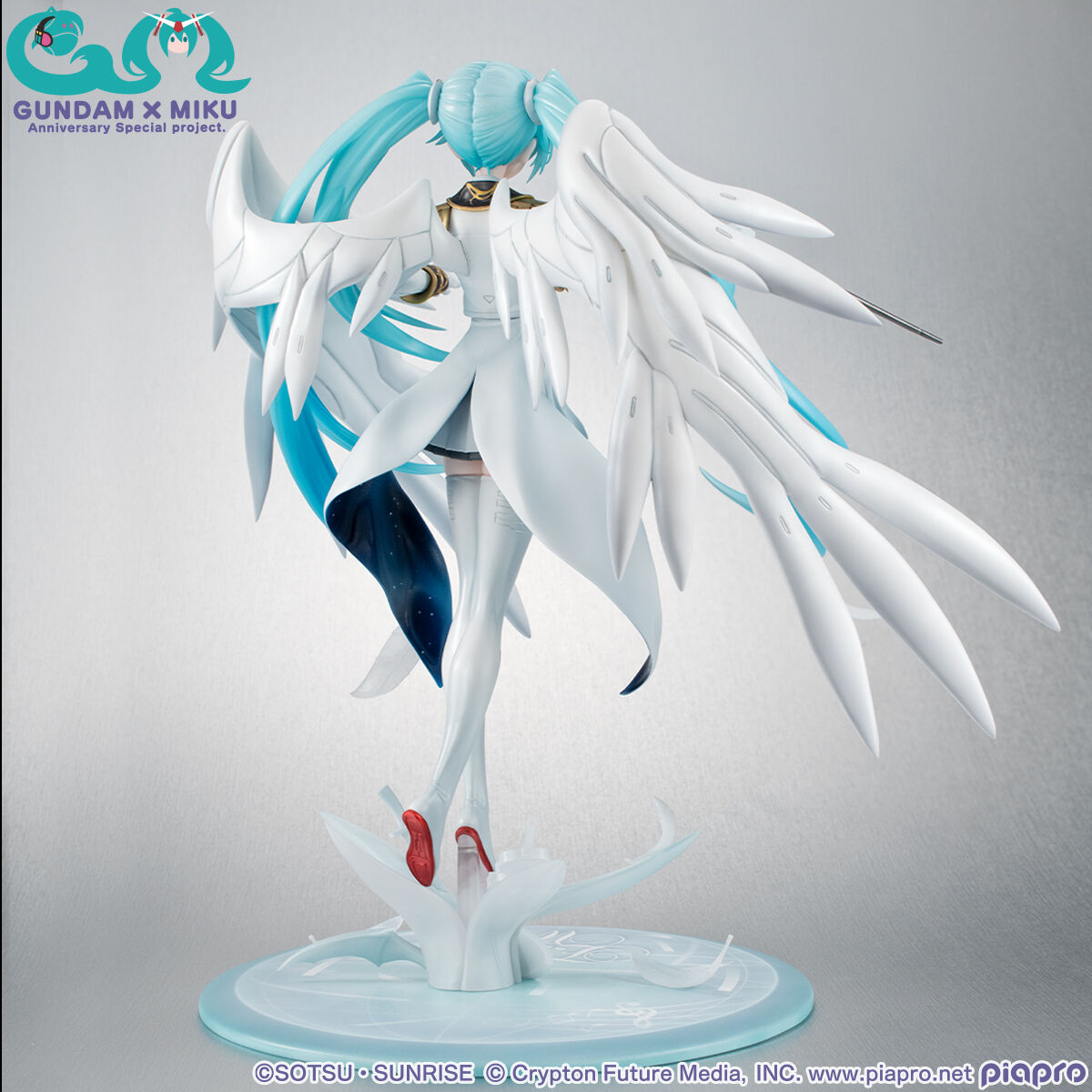 Mobile Suit Gundam 45th Anniversary x Hatsune Miku Lucrea - Hatsune Miku x Wing Gundam Zero EW